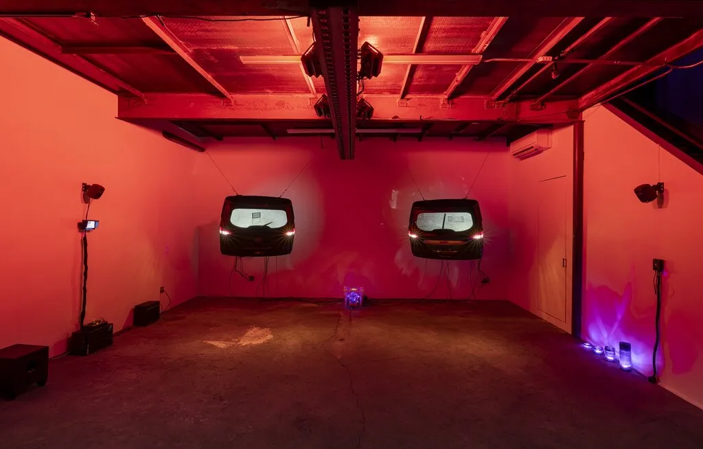 Red-lit room with two Cache Machines