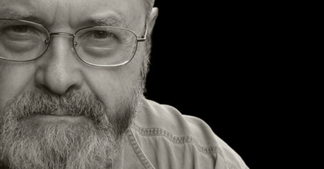 Black and white picture of Phill Niblock